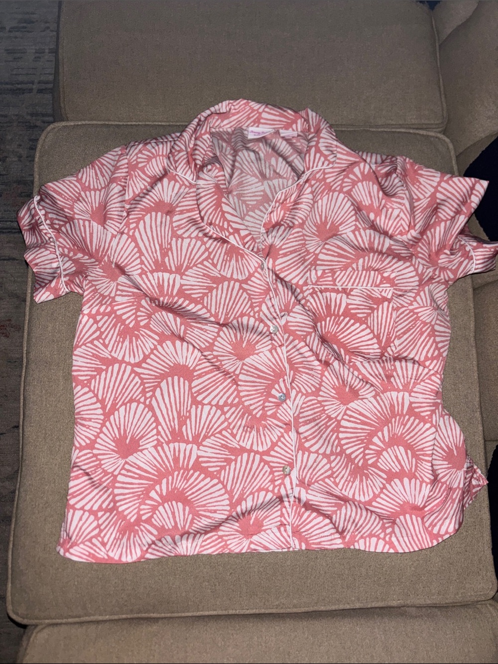 Tommy Bahama Pink and White Shell-Print Short Pajama Set S - Picture 4 of 6
